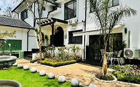 C'Est La Vie Boutique Hotel